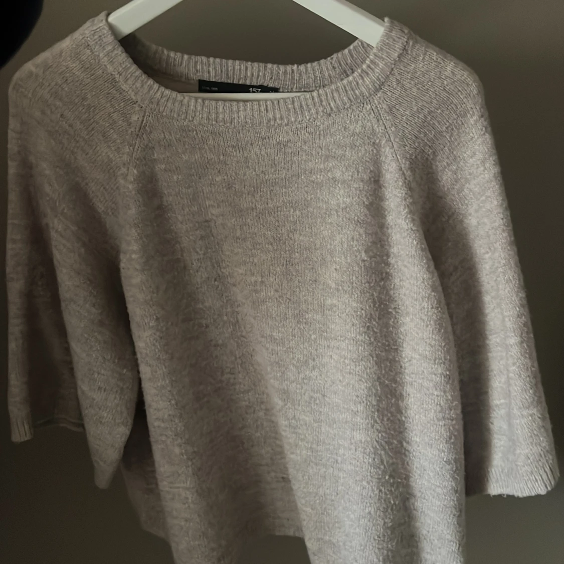 Beige stickad tröja från H&M - 1