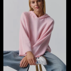 Stickad hoodie Gina tricot - Stickad hoodie från Gina använd fåtal gånger 