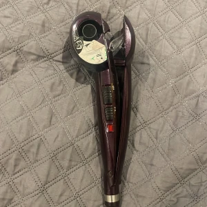 Curl secret blush - Fixar jätte fina lockar på några minuter.använd några gånger.Passar perfekt när man inte kan göra lockar själv.