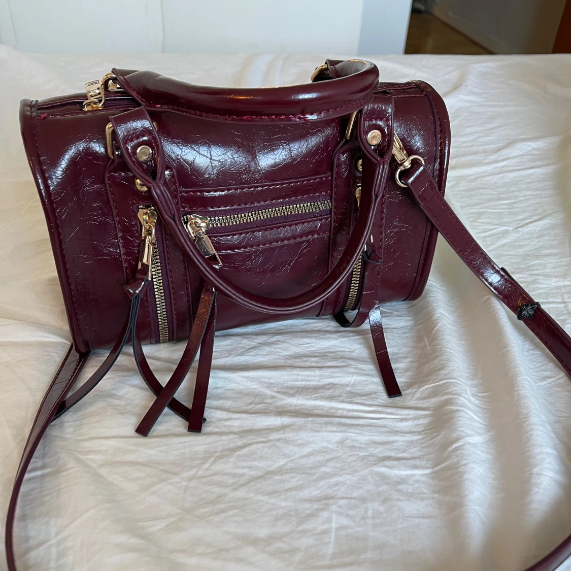 Vinröd väska  - 2