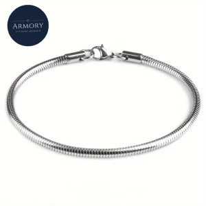 Armband Silver  - Silverarmband – Stil & Kvalitet från Armory  Upptäck det perfekta komplementet till din stil! Detta silver armband med en detalj kombinerar en elegant design med en avslappnad, nautisk känsla. Ett utmärkt val för dig som vill ha en diskret men stilfull accessoar eller en uppskattad present till någon speciell.  Hör av dig vid frågor/ armory