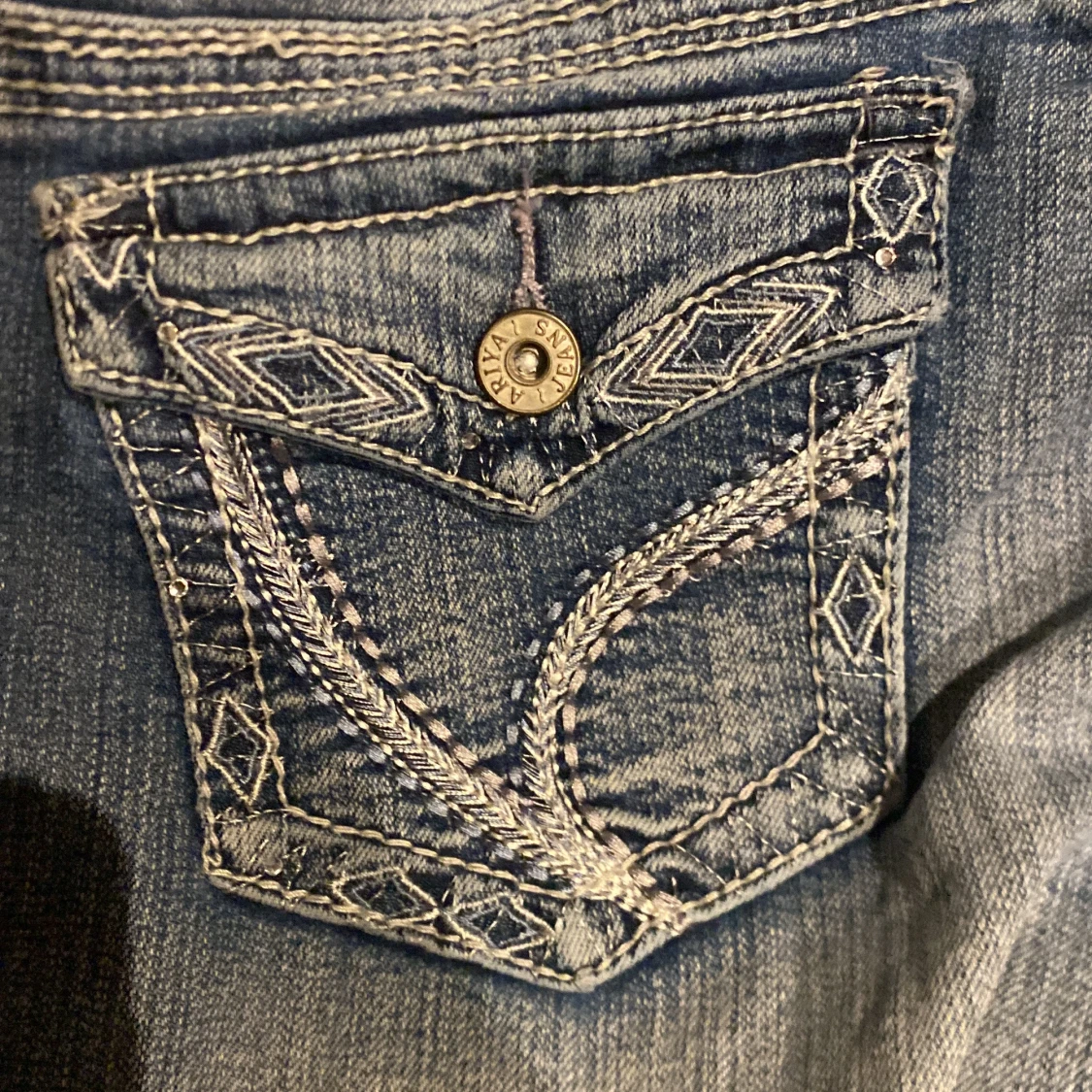 Blå Ariya jeans med broderade fickor - 3