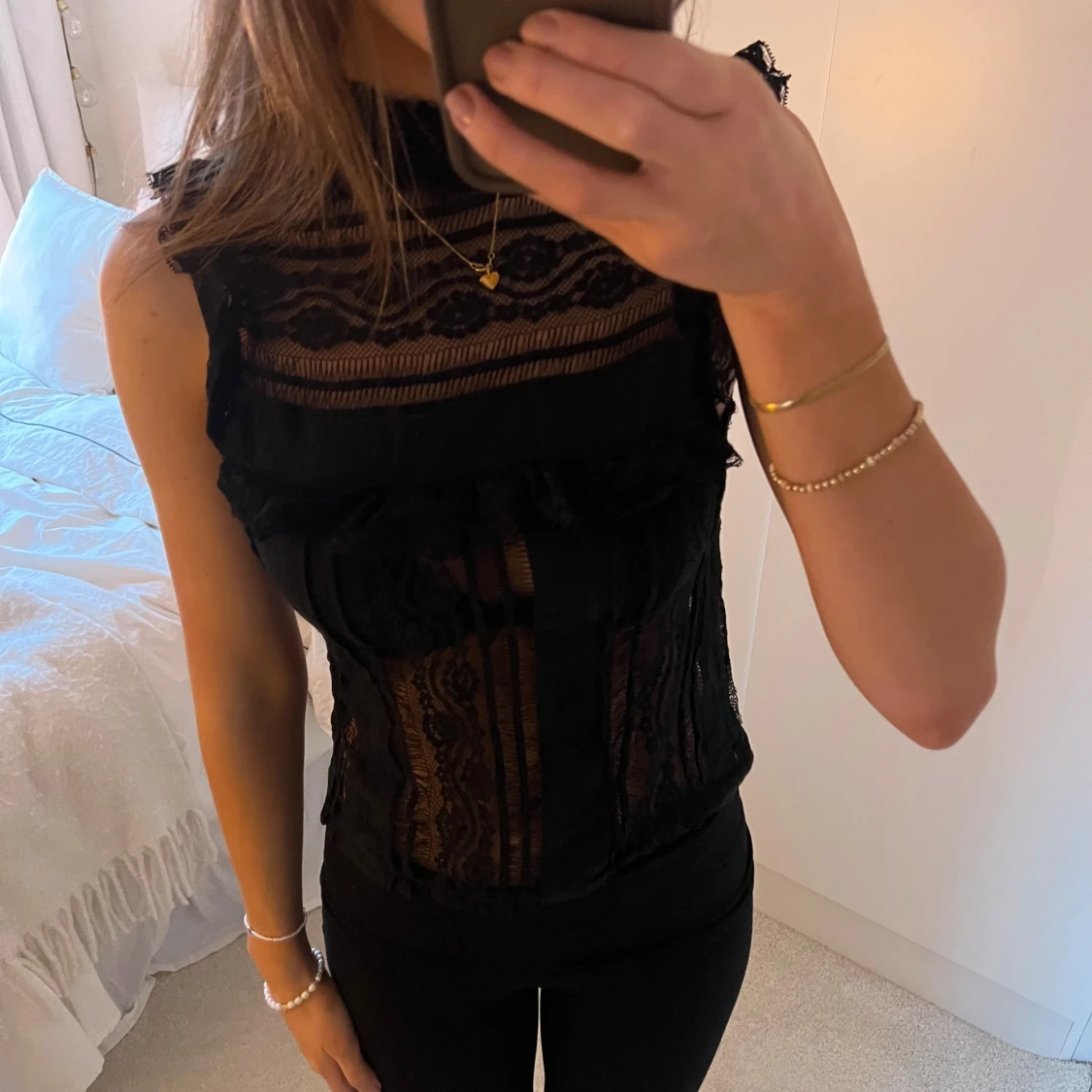Svart spetsblus 