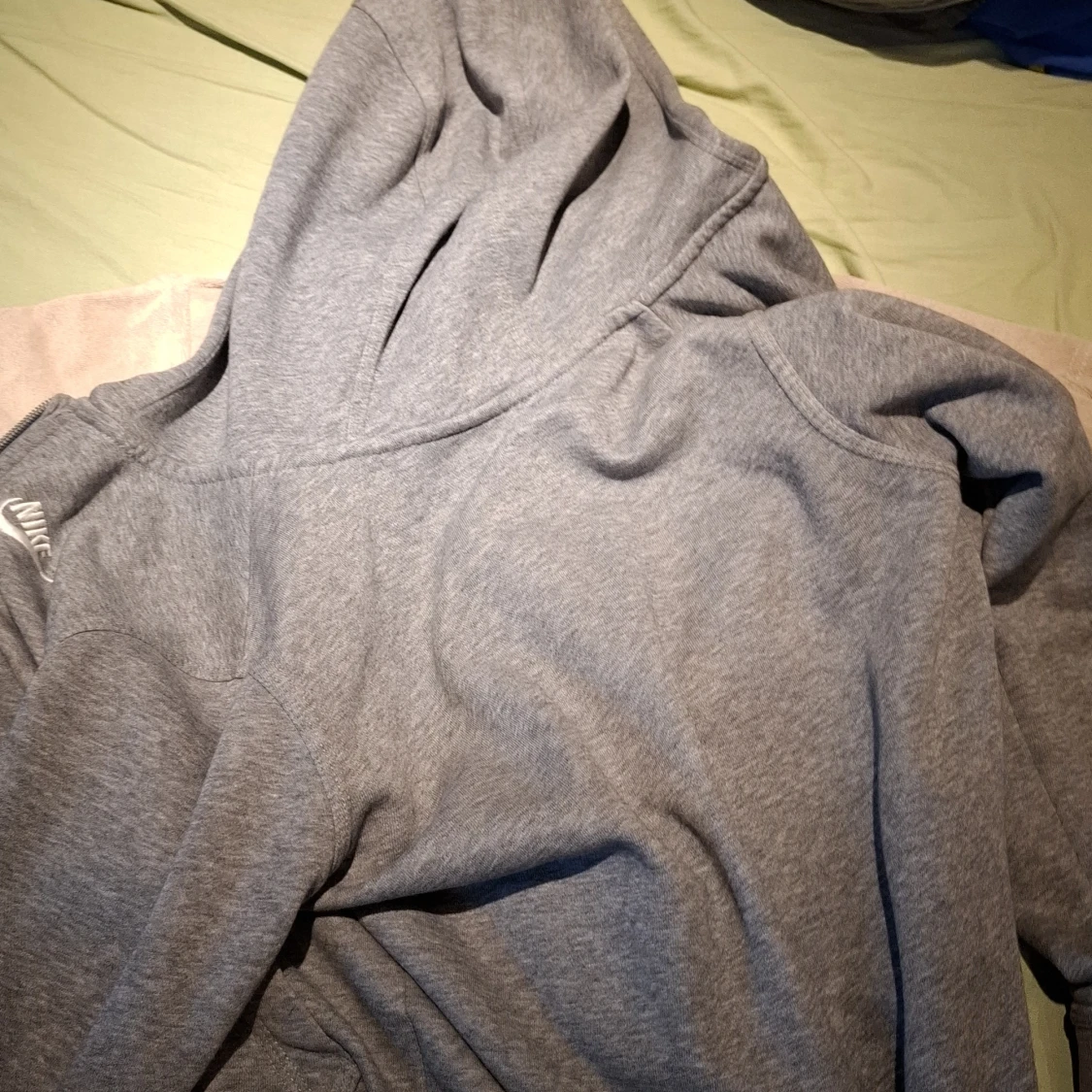 Grå hoodie från Nike 137-147 cm - 3