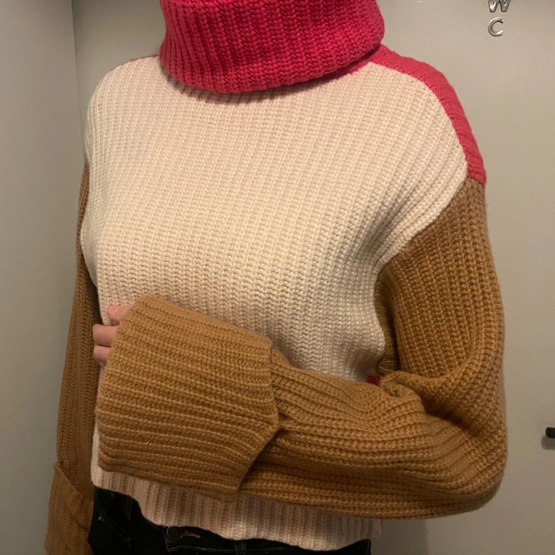 Beige och rosa stickad polotröja - 92