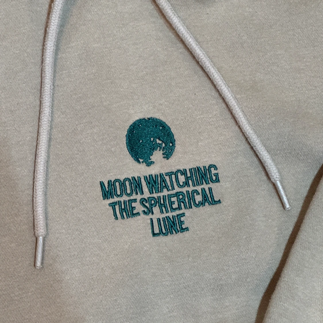 grön hoodie med tryck - 92