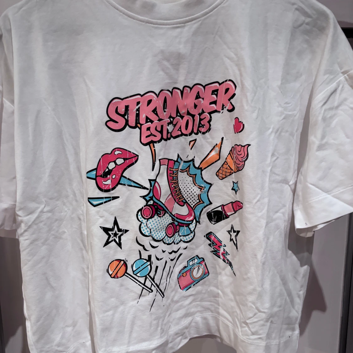 Vit t-shirt med tryck