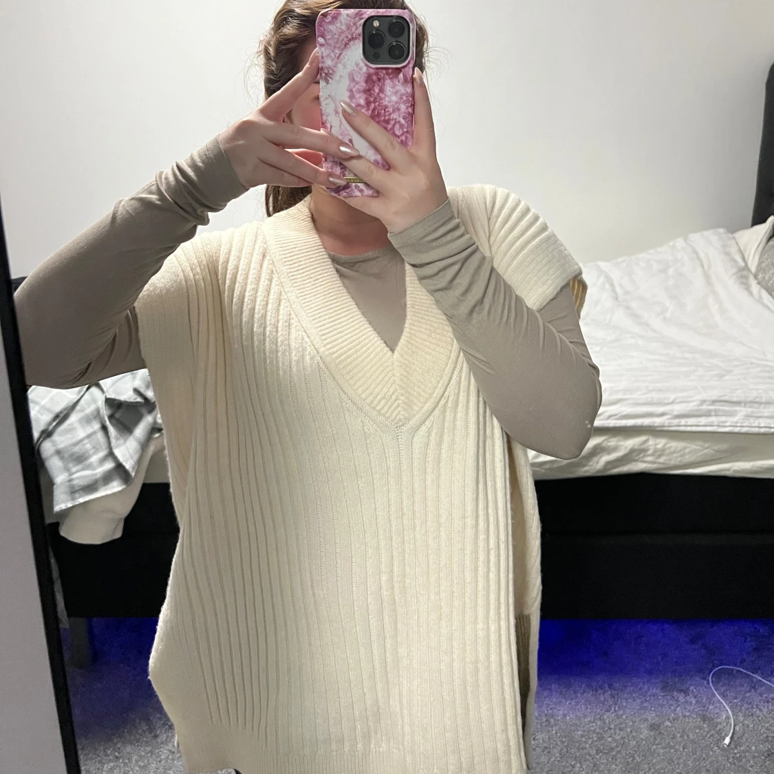 Krämvit stickad väst - 91