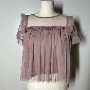 Volangtopp volangblus rosa h&m - Supersöt rosa Volangtopp/volangblus i storlek s. Perfekt skick. Köp sker via köp nu, jag postar inom 24h. Kvar tills markerad såld 