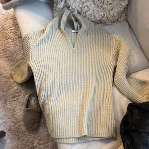 NA-KD tröja - Storlek xxs men sitter som en S!