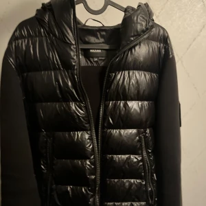 Mackage Cardigan - En väldigt fin och ren mackage cardigan,i storlek L, passar även M