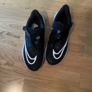 Nästan omvända skor  - Fräscha skor 