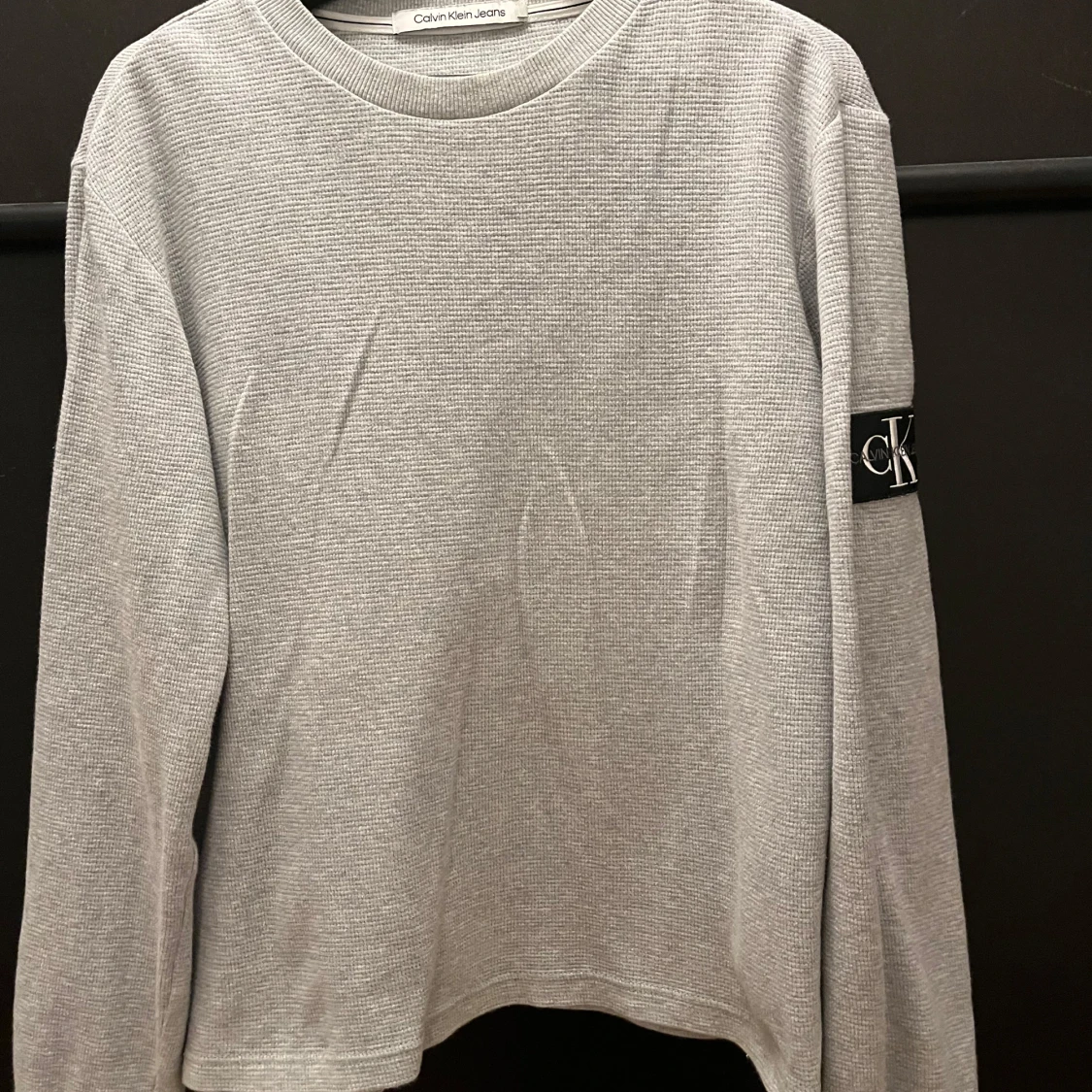 Grå långärmad tröja från Calvin Klein Jeans