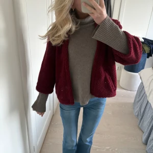 Trekvartsärmad teddyjacka  - Såå fin trekvartsärmad kofta/ jacka i teddy🥰