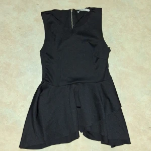 Svart topp - Svart topp från Gina Tricot   