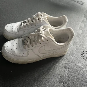 Air force 1 - Hyfsat fräscha ny pris 1300 