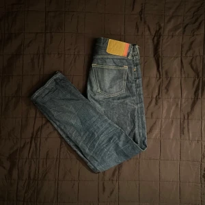 Acne studios jeans ”Blå Konst” - Säljer mina feta acne jeans i storlek 29/32. Säljer de eftersom de inte kommer till så stor användning. De har inga defekter och skicket är 10/10. De är mer straight fit. Det börjar bli mer trendigt med det. Hör av dig vid fler frågor!