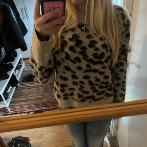 Stickad leopard tröja  - Jättefin leopard tröja från hm i storlek S💕