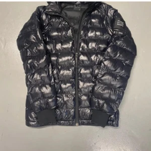 Jacka  - Passar s och xs 