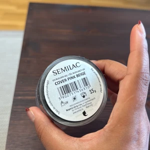 Builder gel - I princic helt full. Endast använd 1-2 gånger. 