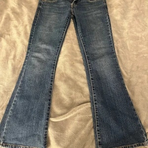 Levis jeans - Levis jeans bootcut, stl 26•30. Fint skick