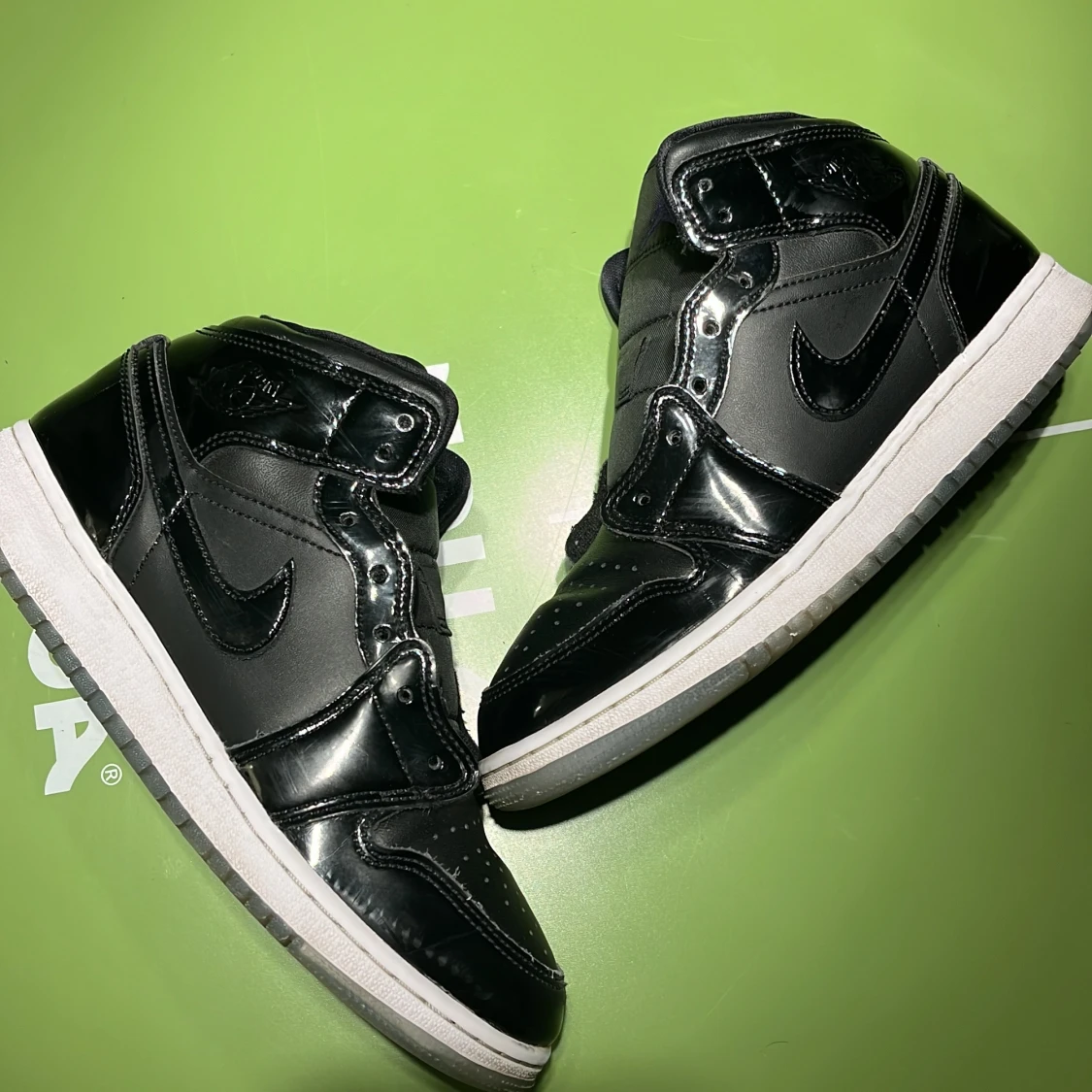 Jordan 1 mid - 1