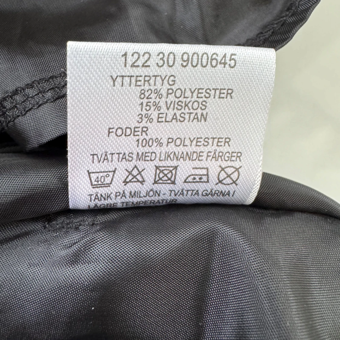 En vackra kjol från Åhléns. Helt ny. - 93