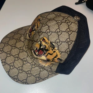 Jag vill sälja min Tiger gucci keps, Har knappt använt den - Tiger Gucci