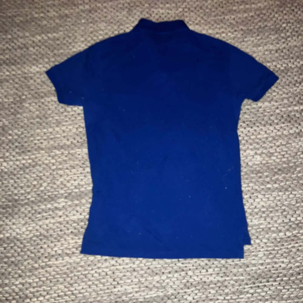 Blue Ralph Lauren Shirt size S. Hoodies.