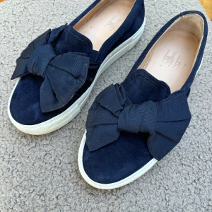 Billibi sneakers - Säljer mina fina Billibi som är något för stora för mig.