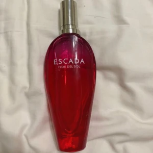 Escada flor del sol parfym - Oanvänd endast sprut testat, 100ml. 