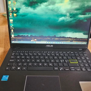 Asus laptop - Säljer mina laptop nu då jag studerat klart. 