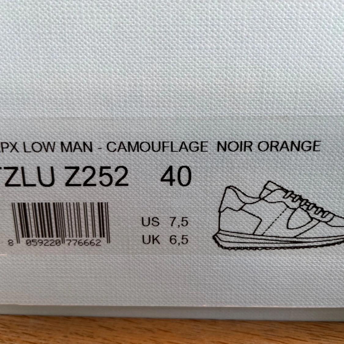 Camouflage sneakers från Philippe Model - 91