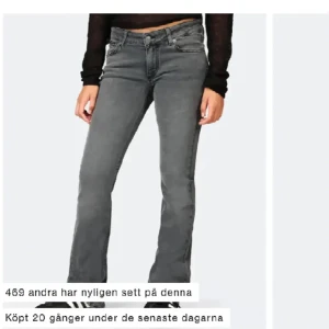 Lågmidjade jeans  - Säljer dessa as snygga lågmidjade bootcut jeansen! 