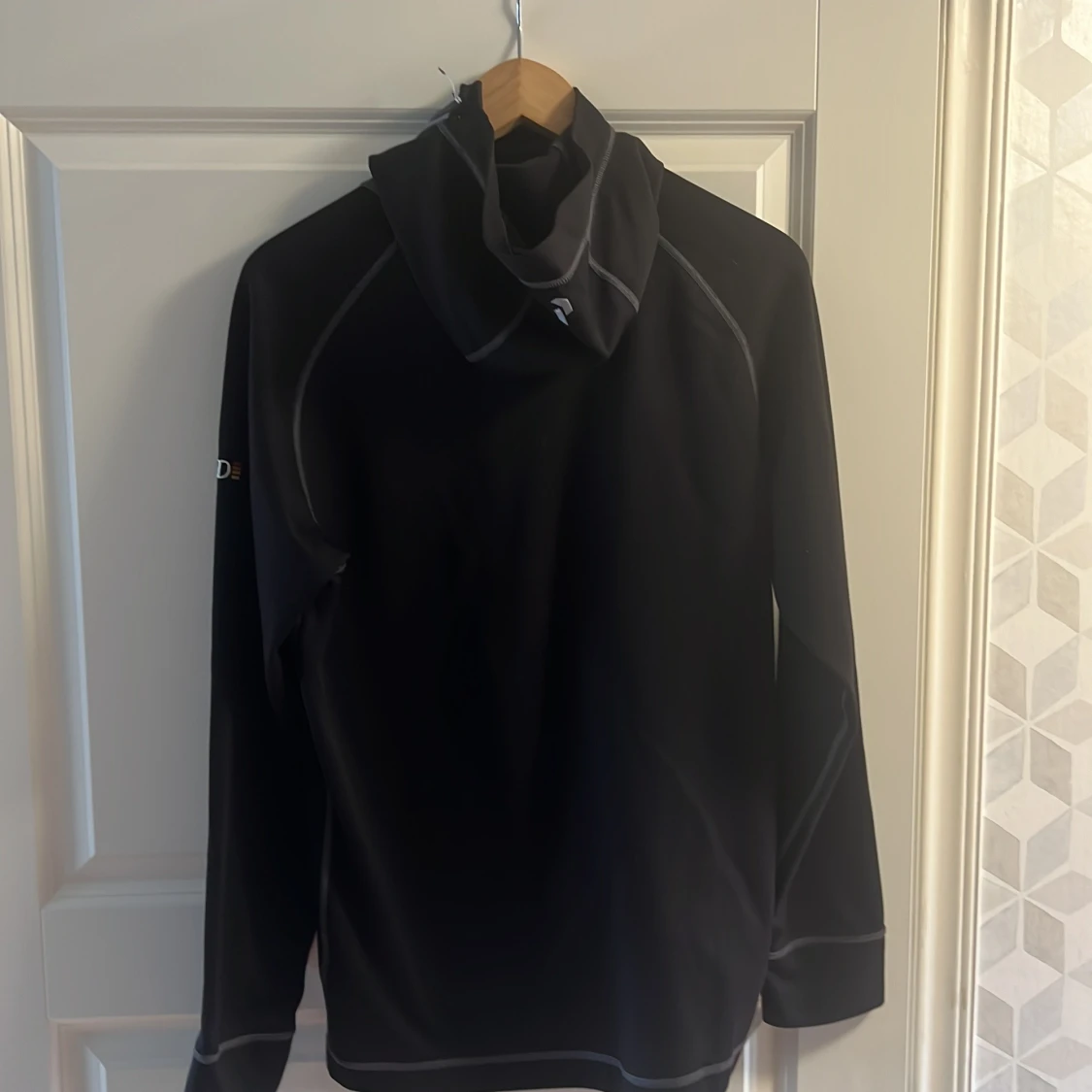 Svart tröja från Peak Performance - 90