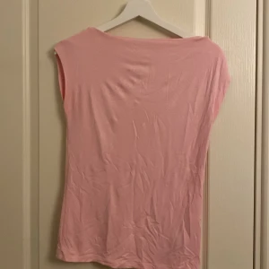 Rosa topp från lager157 - Bra skick i storlek s💗jättefin men kommer inte till användning💗