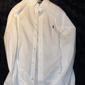 Polo skjorta  - Fin polo skjorta helt oanvänd.