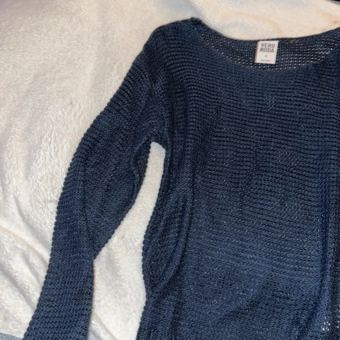 Mörkblå stickad tröja  - 3