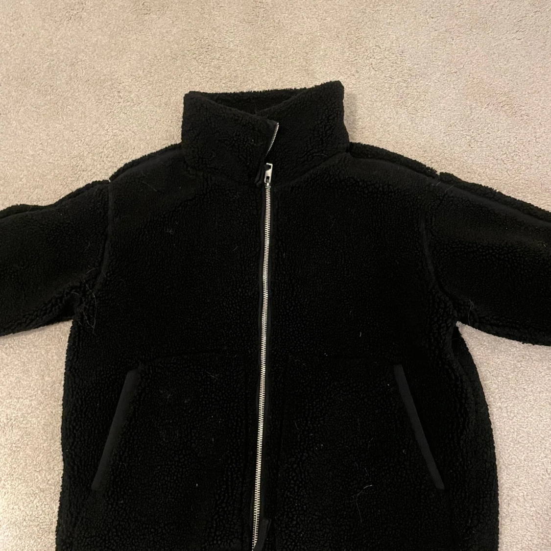 Svart teddyjacka från H&M