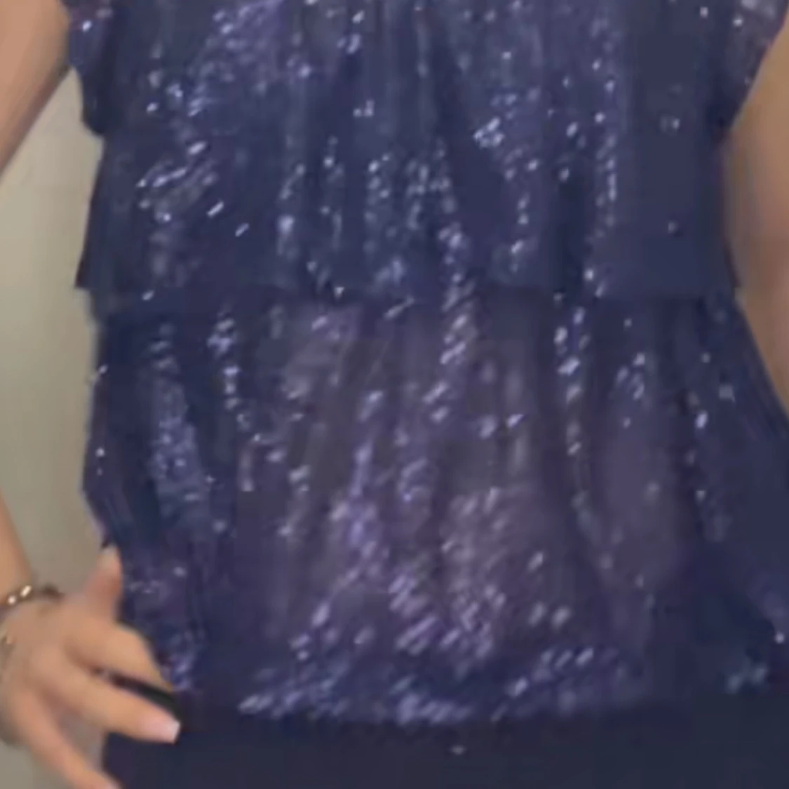 Mörkblå glittrig blus - 1