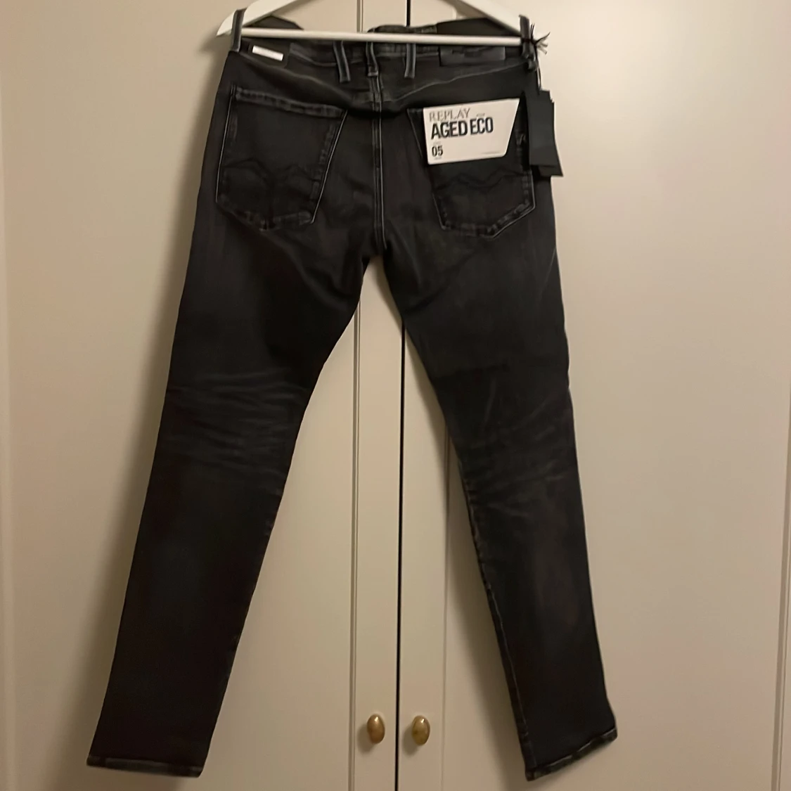 Grå jeans från Replay - 1