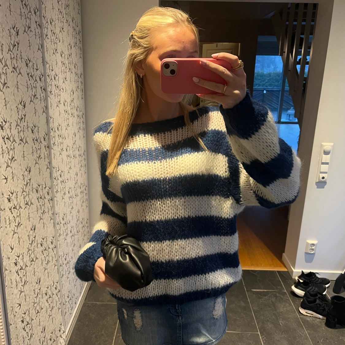 Randig stickad tröja i blått och vitt🫐💗