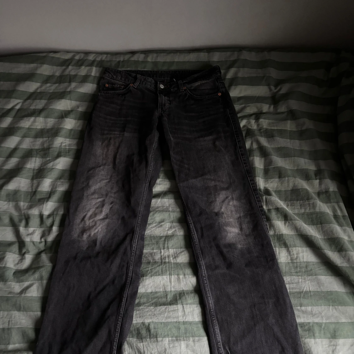Svarta jeans