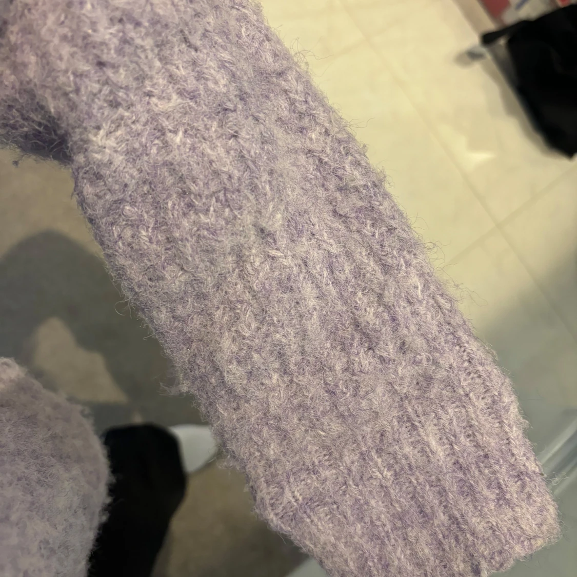 Ljuslila fluffig tröja från Bisou's Project - 1