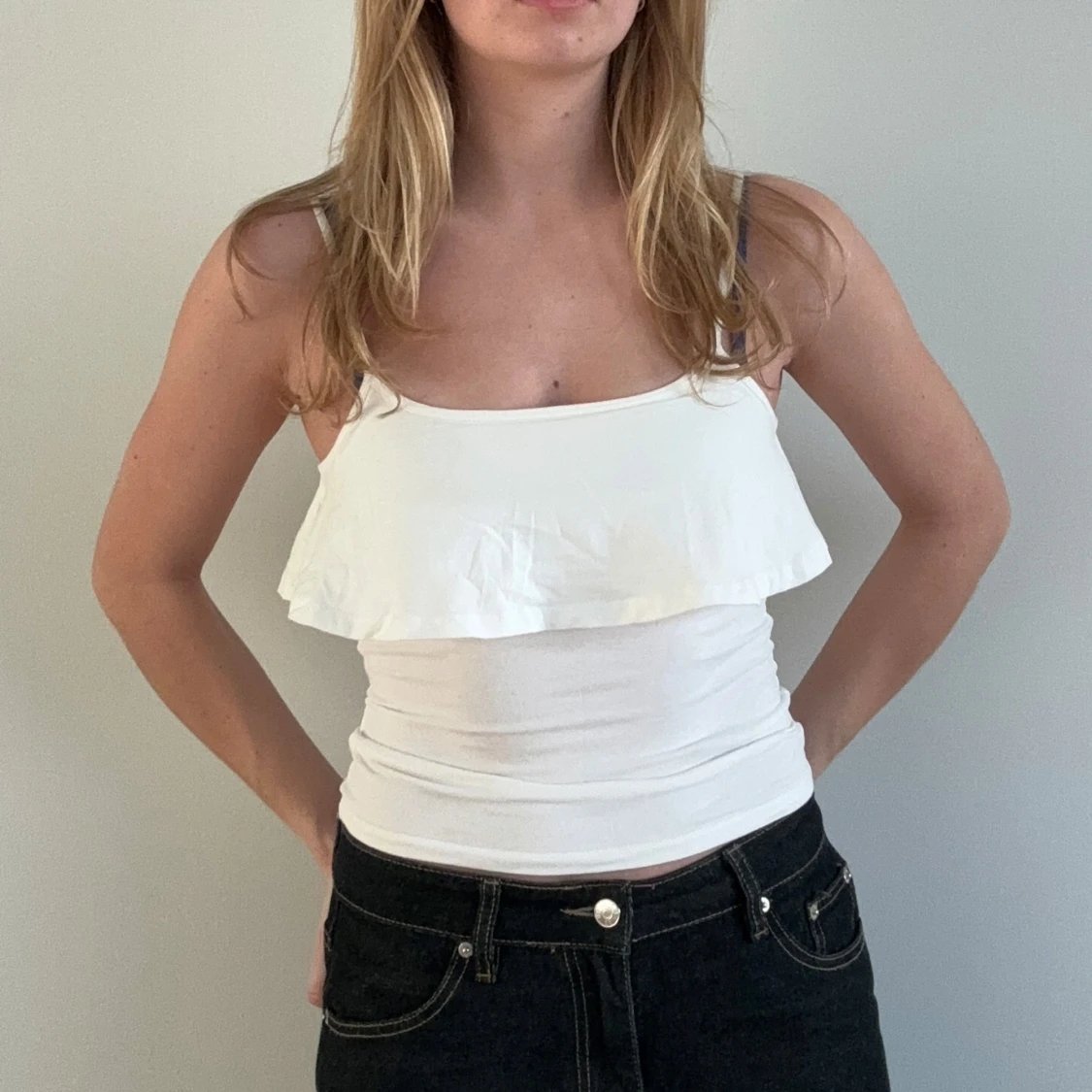 Vitt linne med volang - 1