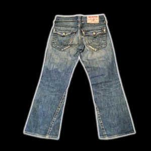 FLARES TRUE RELIGION JEANS - Flared true religion jeans!! Prima skick och perfekt passform. W29 L33. Bara att skriva vid intresse :)