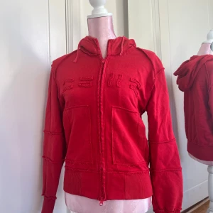 Kofta - Kofta med detaljer❤️ dubbeldragkedja och luva 