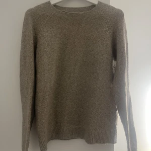 Stickade tröjor - Säljer två superfina oanvända stickade tröjor från veromoda. 140kr/st