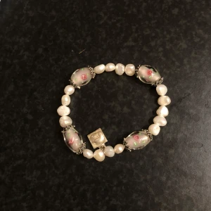 Armband - Armband i äkta sötvattenspärlor