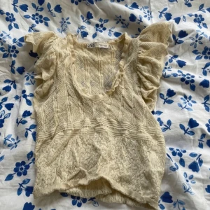 Zara topp - Snygg topp från Zara med coola detaljer 